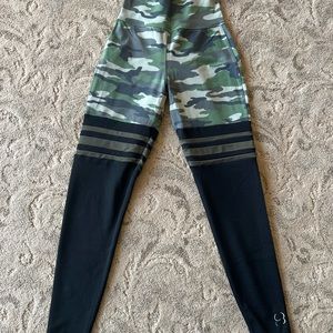 Bombshell sportswear camo ‘thigh high’ leggings